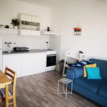 Apartment Jadranko - 150 M From Sea Jezera