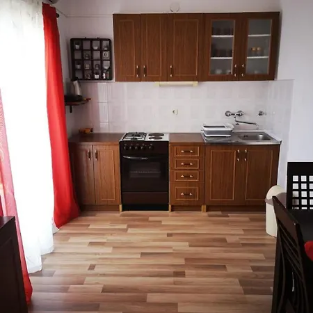Apartment Jadranko - 150 M From Sea