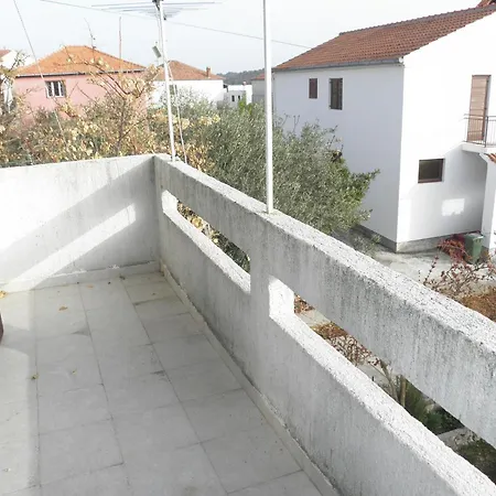 Apartment Jadranko - 150 M From Sea Jezera