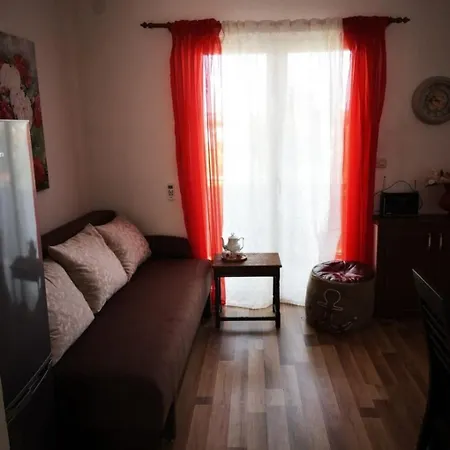 Apartment Jadranko - 150 M From Sea Jezera