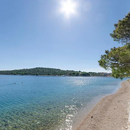Jadranko - 150 M From Sea Apartment Jezera
